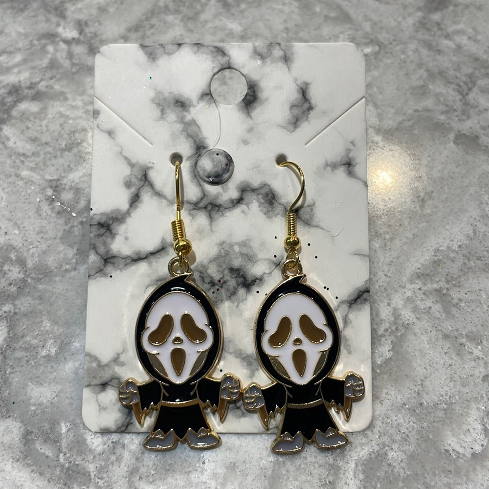 Scream Ghost Face Earrings